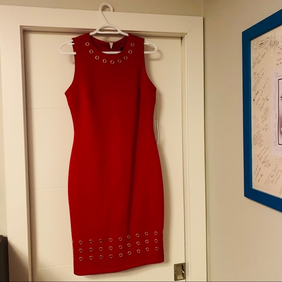 Red dress - Picture 5 of 5